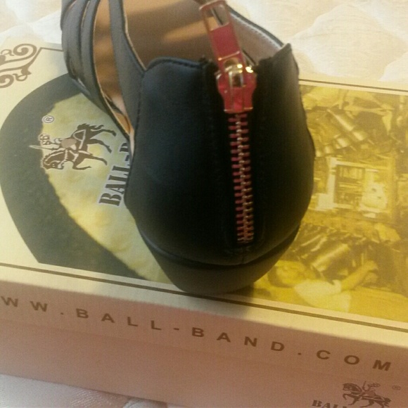 Sandals - Picture 3 of 4