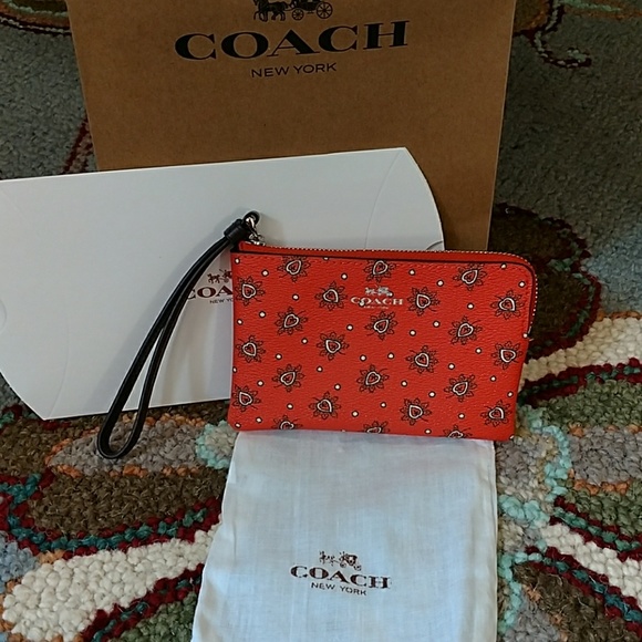 COACH FOREST BUD PRINT CORNER ZIP WRISTLET - Picture 2 of 4