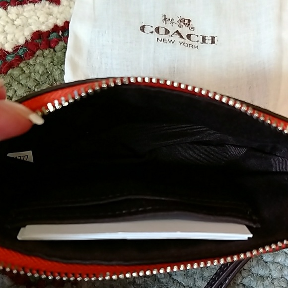 COACH FOREST BUD PRINT CORNER ZIP WRISTLET - Picture 3 of 4