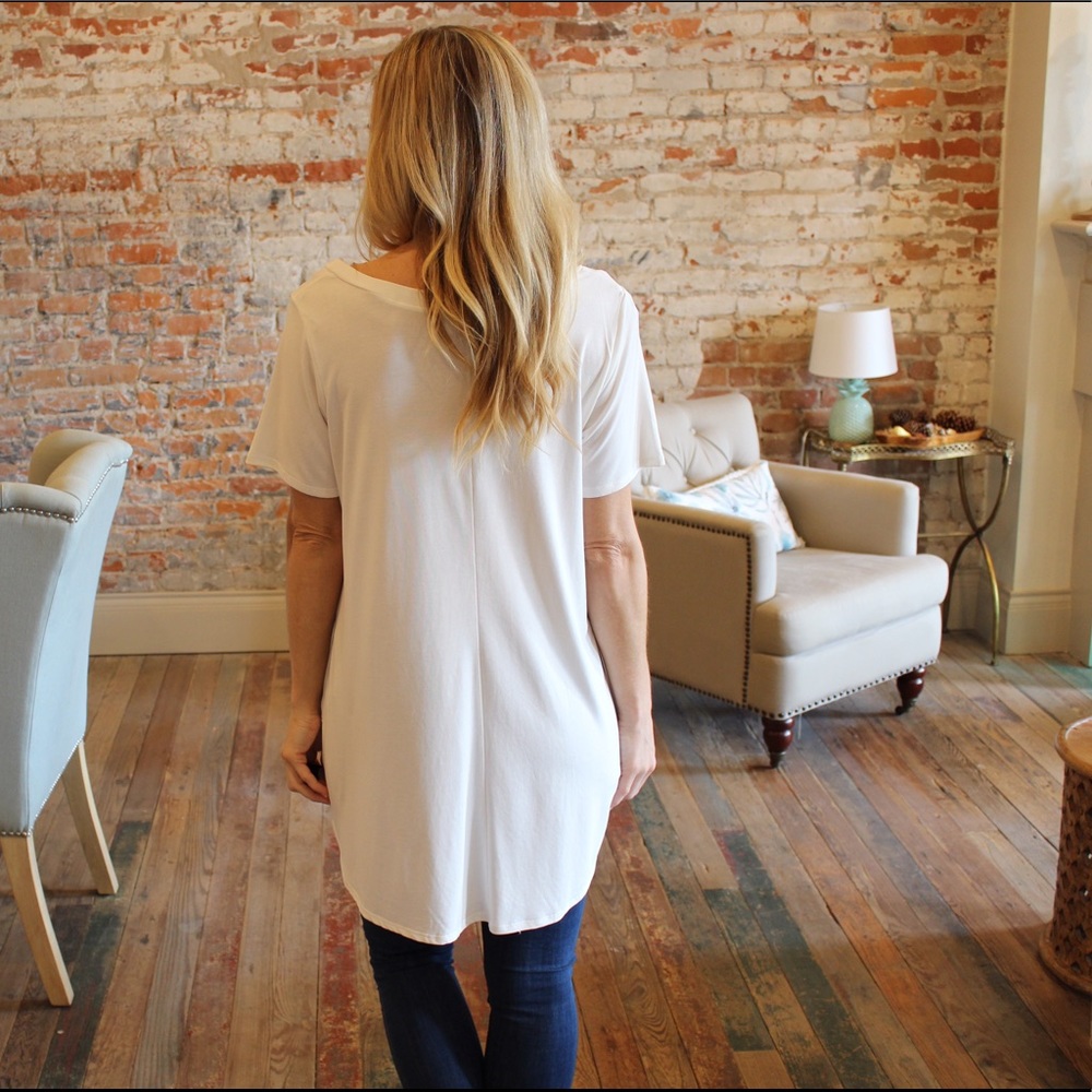 ✨LAST✨Ivory slouch pocket V neck tunic - Picture 2 of 2