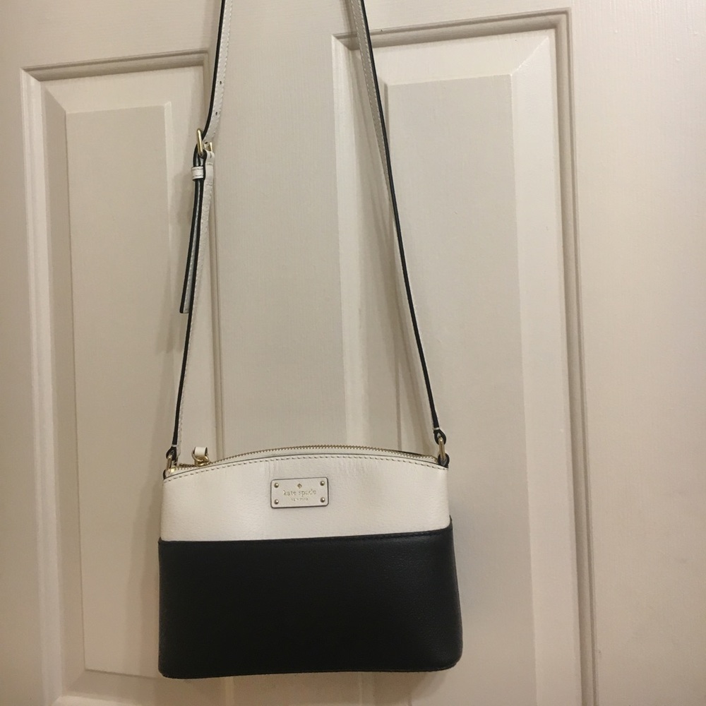 ❌SOLD❌ Kate Spade Crossbody purse.