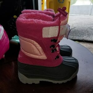 Snow boots