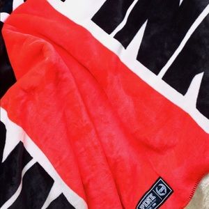 NWT VS PINK Sherpa Blanket