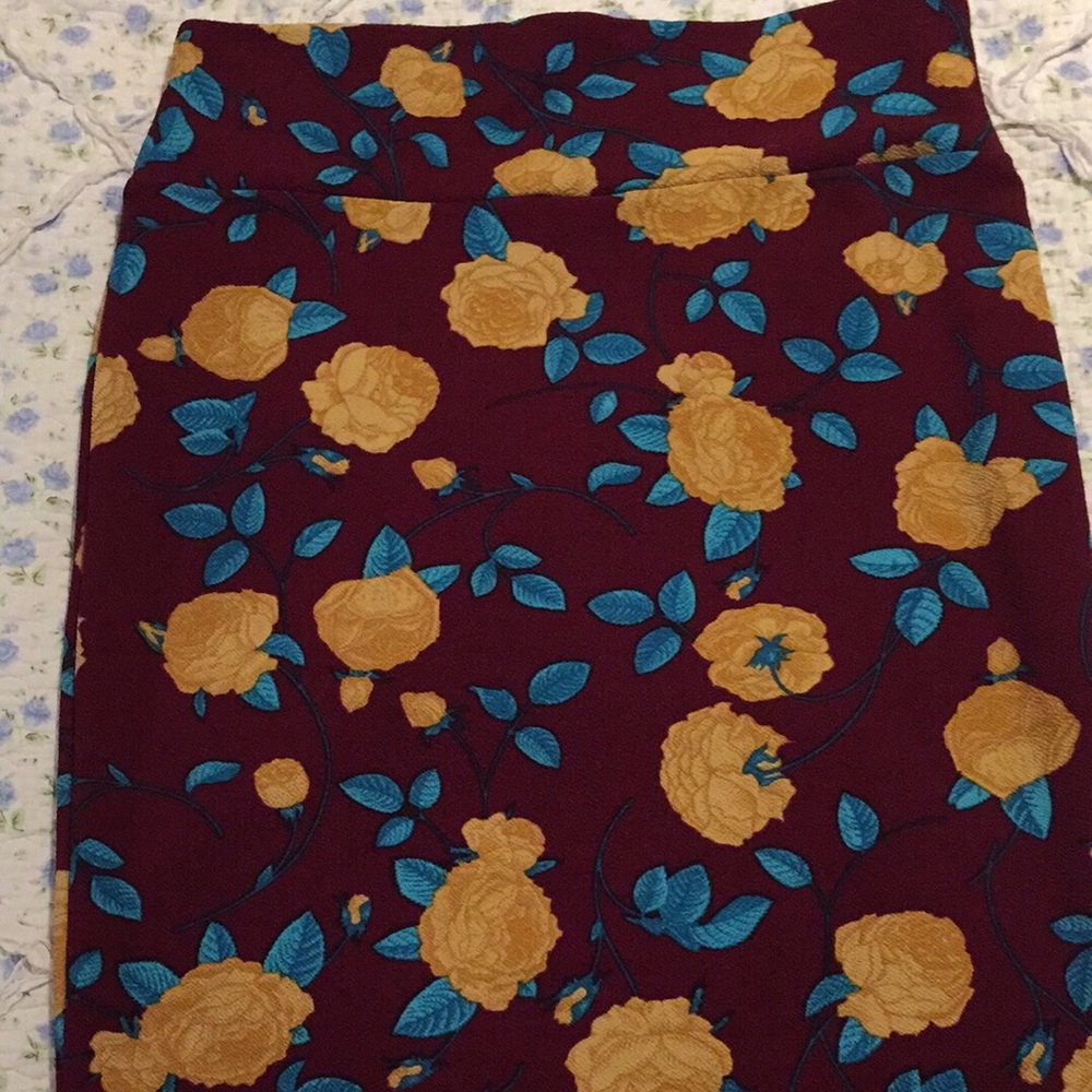 Large LulaRoe Cassie