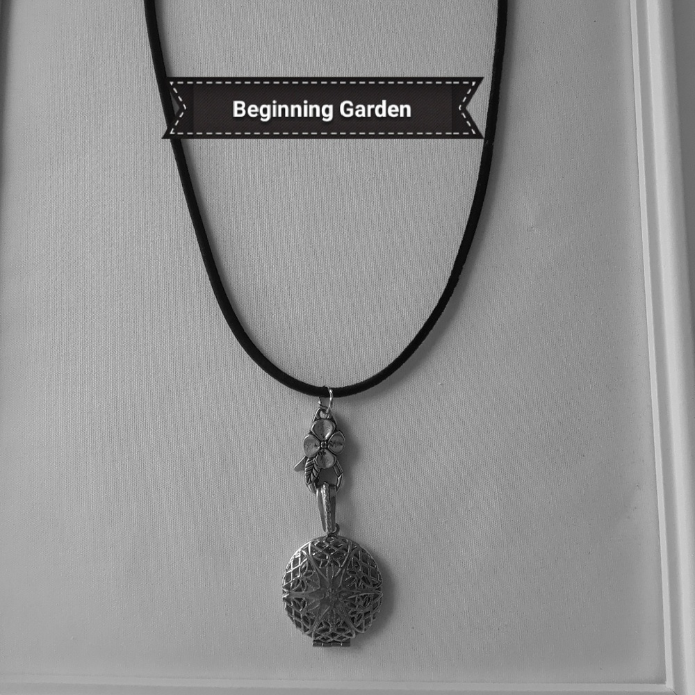 Essential Oil diffuser necklaces GREAT GIFTS