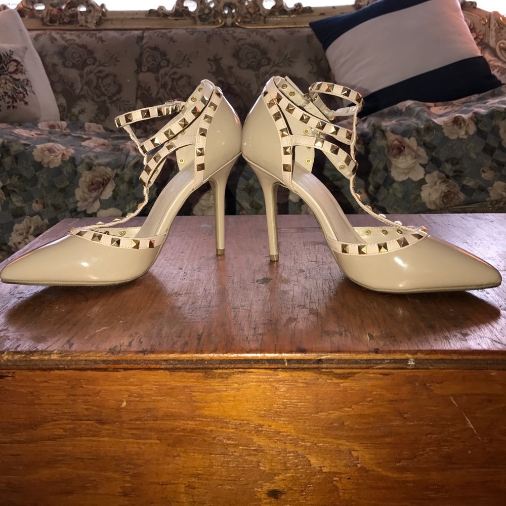 Stunning Tan and Gold Heels - Picture 3 of 6