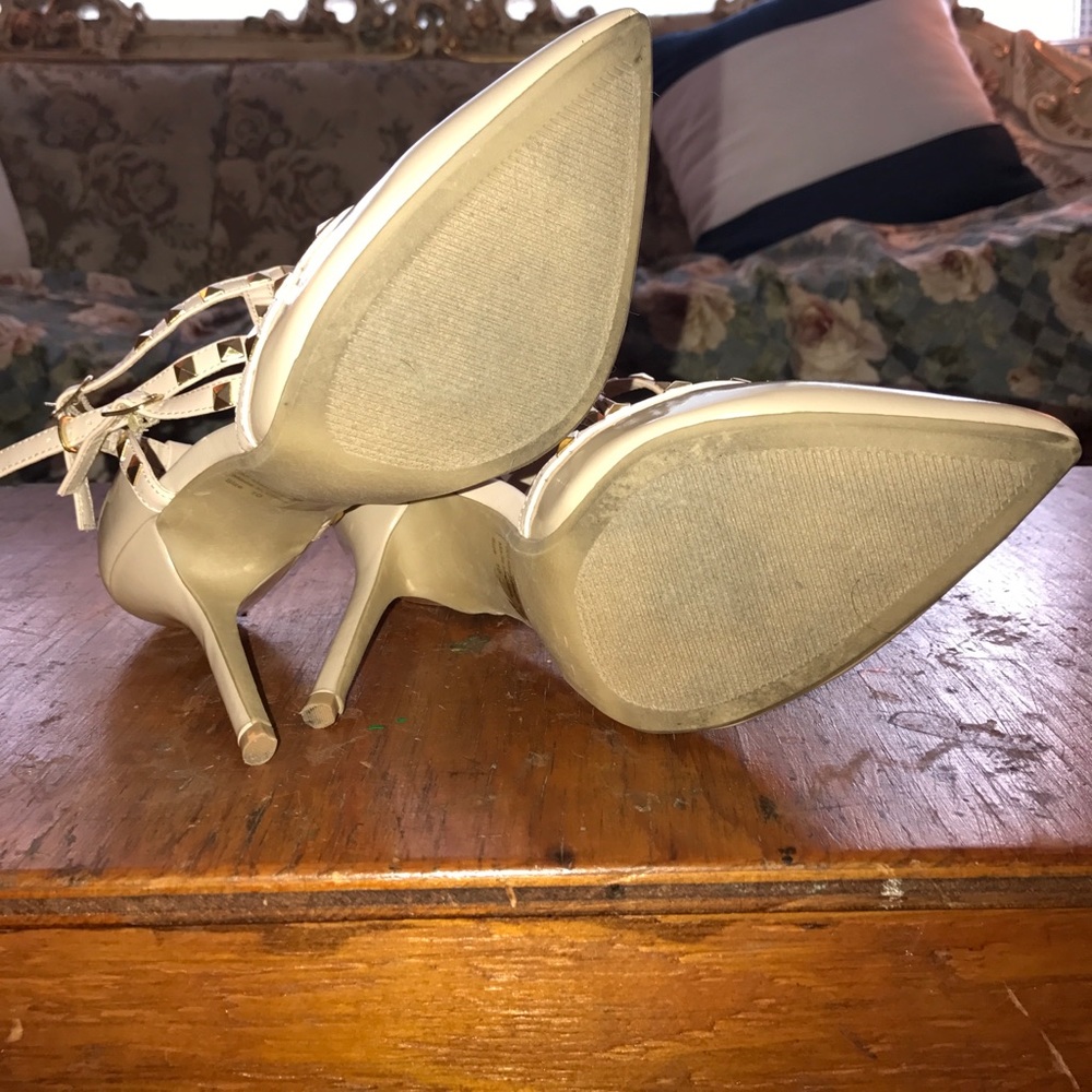 Stunning Tan and Gold Heels - Picture 4 of 6