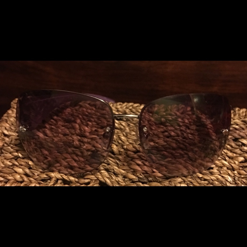 Guess NWOT Clear Plum Rimless Shield Shades