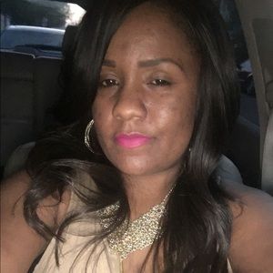 Meet your Posher, Jenea