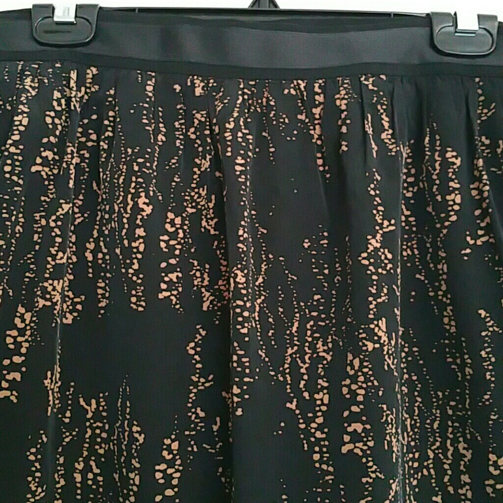 DONATED!GAP NEW WITH TAGS!! Black and brown skirt! - Picture 2 of 8