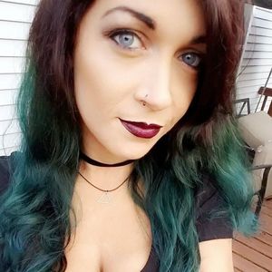 Meet your Posher, Brittney