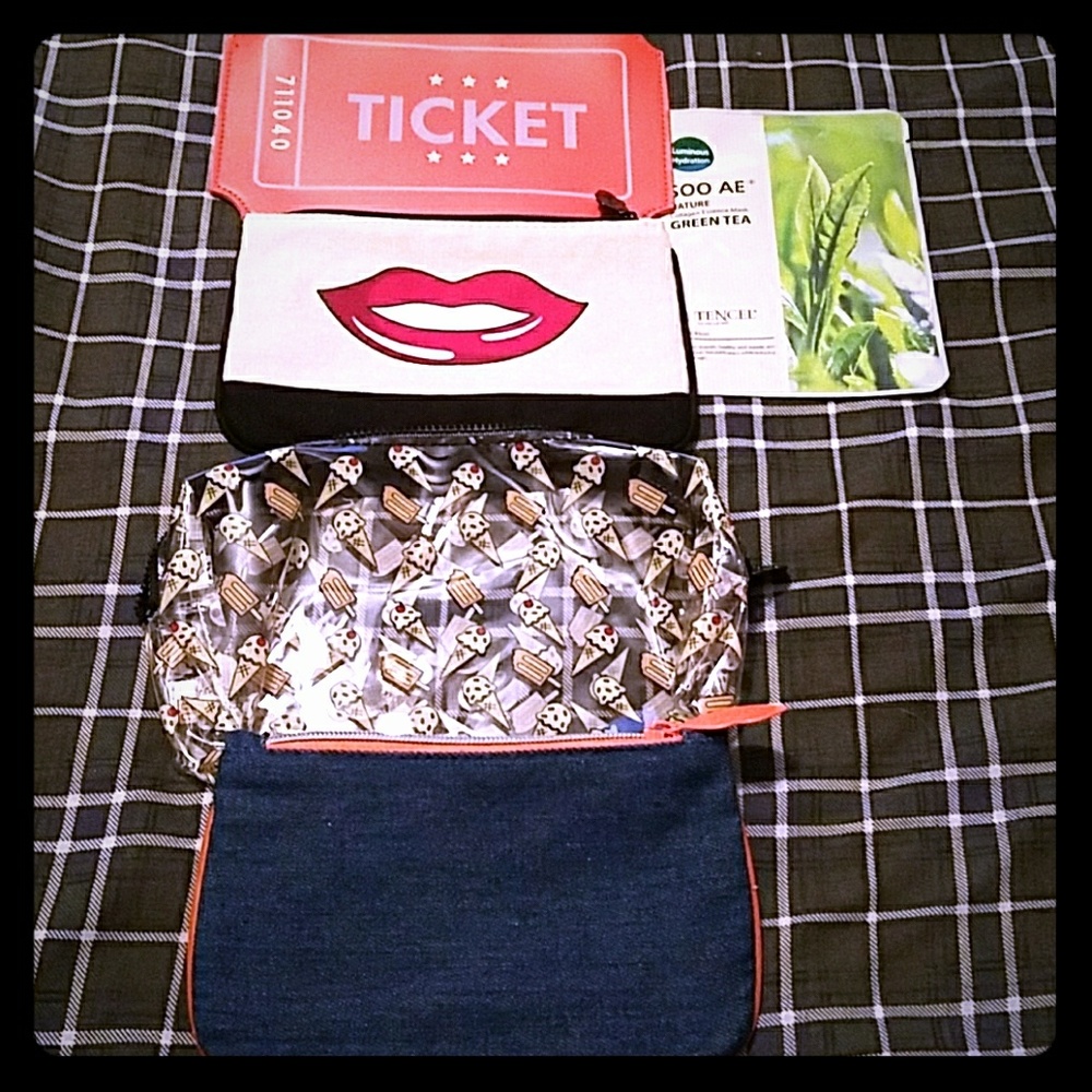 Ipsy Make Up Bag Bundle w/ free mask