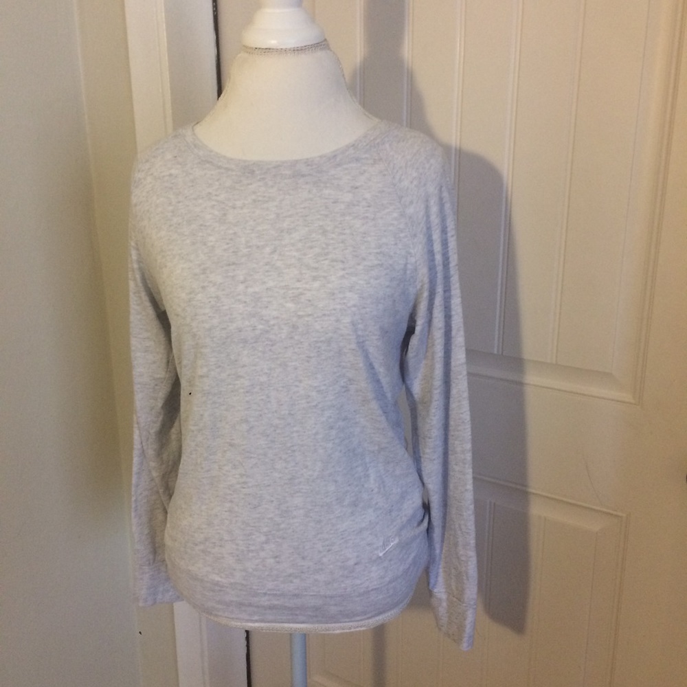 🌼 Nike Gray Sweatshirt