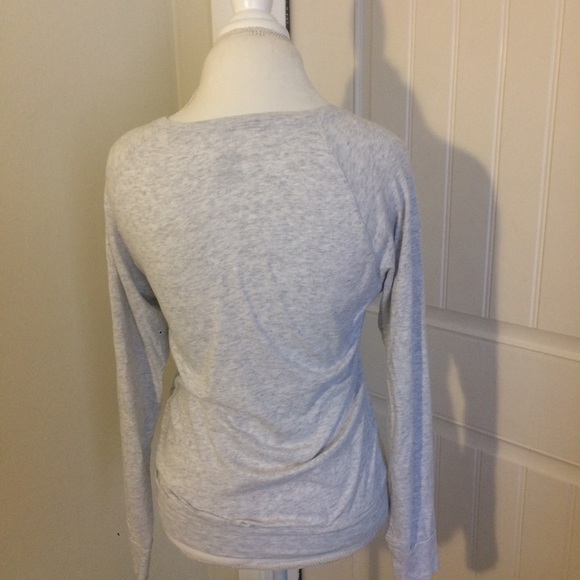 🌼 Nike Gray Sweatshirt - Picture 3 of 5