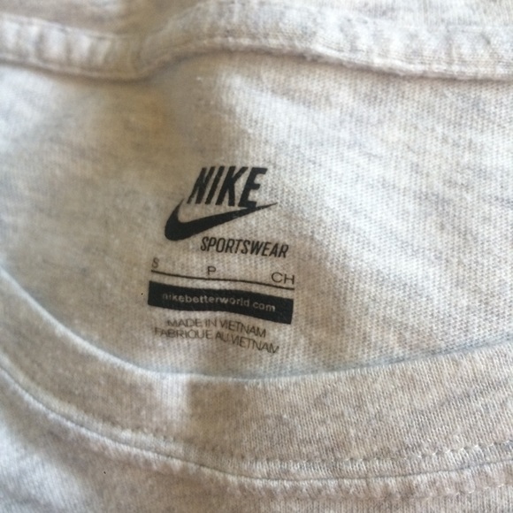 🌼 Nike Gray Sweatshirt - Picture 5 of 5