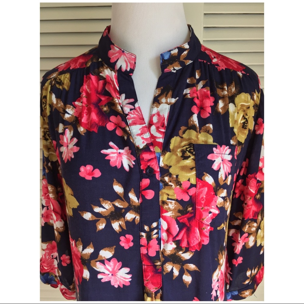 Clearance Floral Blouse - Picture 5 of 7