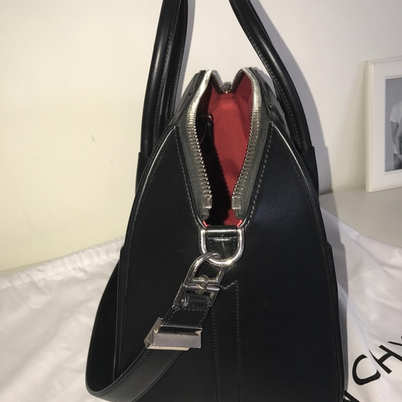 LIMITED EDITION 3D Antigona GIVENCHY - Picture 6 of 8