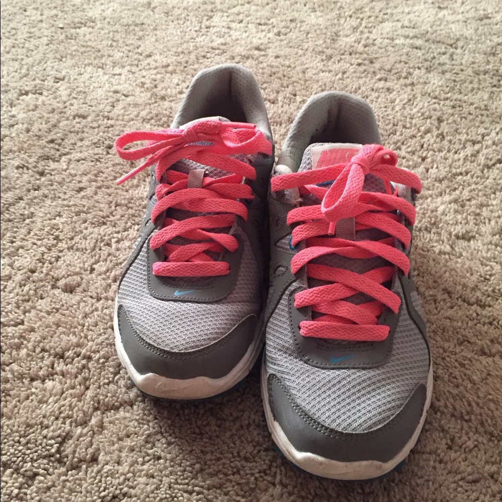 Nike Revolution 2 Tennis shoes
