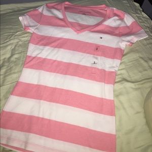 NWOT - TOMMY HILFIGER WOMEN'S V-NECK TEE