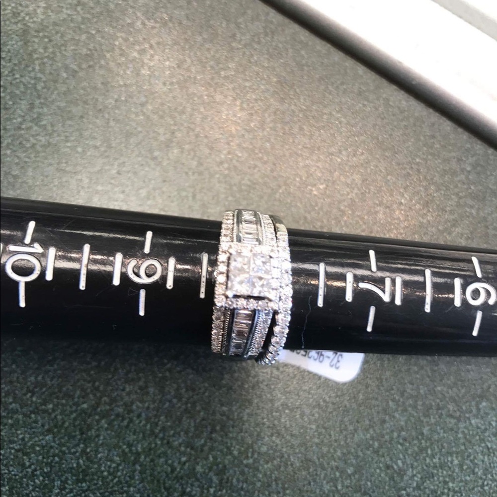 Sold 14k white gold with 1 carat total diamonds