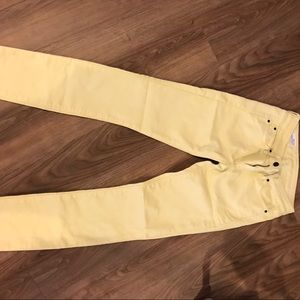 Gap women's yellow Skinny Jean