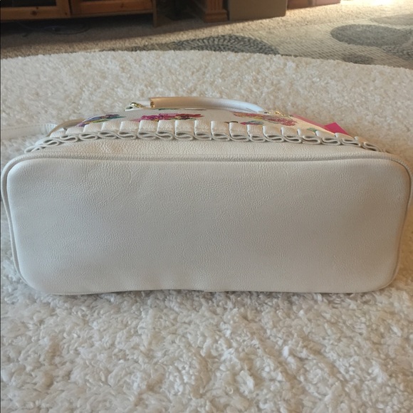 🌸NWT!  BETSEY JOHNSON FLORAL PLEATED DOME BAG - Picture 4 of 6