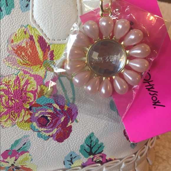 🌸NWT!  BETSEY JOHNSON FLORAL PLEATED DOME BAG - Picture 5 of 6