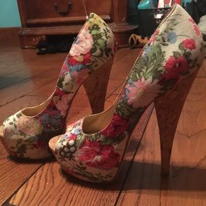 Cute Floral Heels!