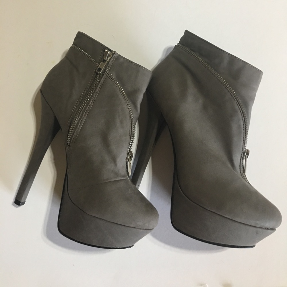 Gray bootie