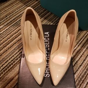 Women's Shoe Republic Nude Paltrow Pumps Size 6.5