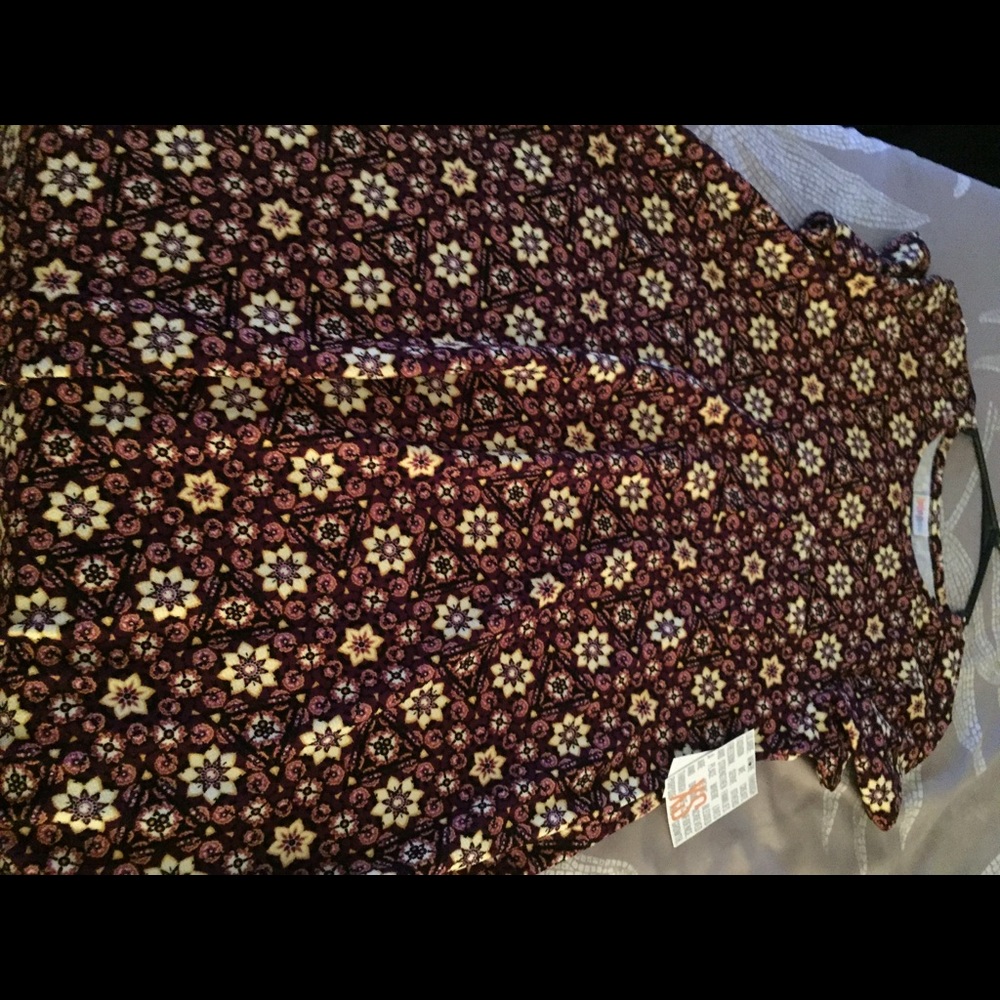 Lularoe xs Carly