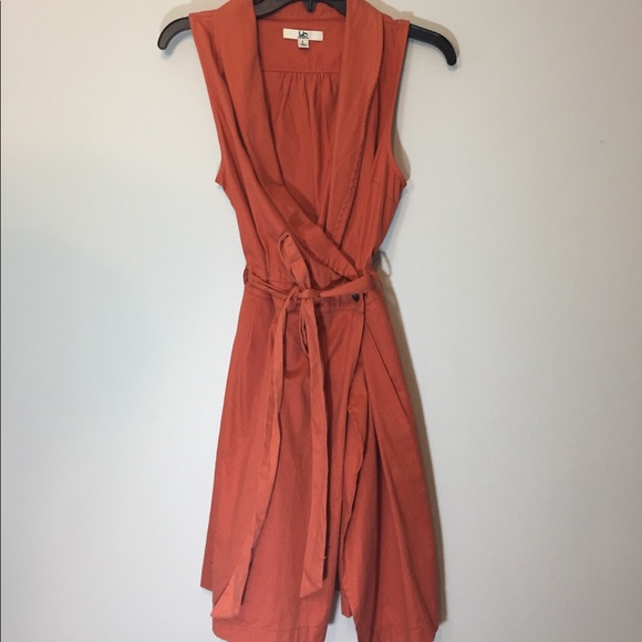 Gorgeous Cross Over Dres - Picture 2 of 4