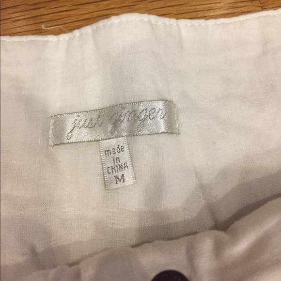 Just Ginger beige lace shorts, w pockets size Med - Picture 2 of 3