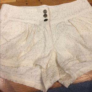 Just Ginger beige lace shorts, w pockets size Med