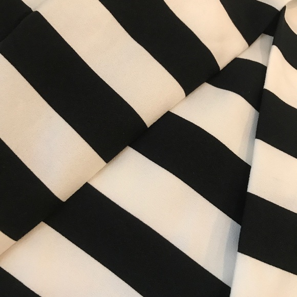 Black & White Stripe Pleated Skirt - Picture 2 of 3