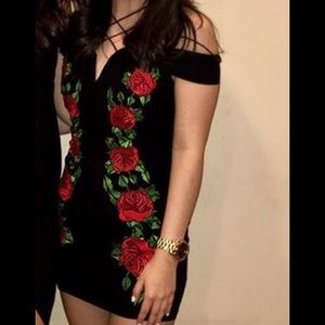 Rare London body con dress w/ roses