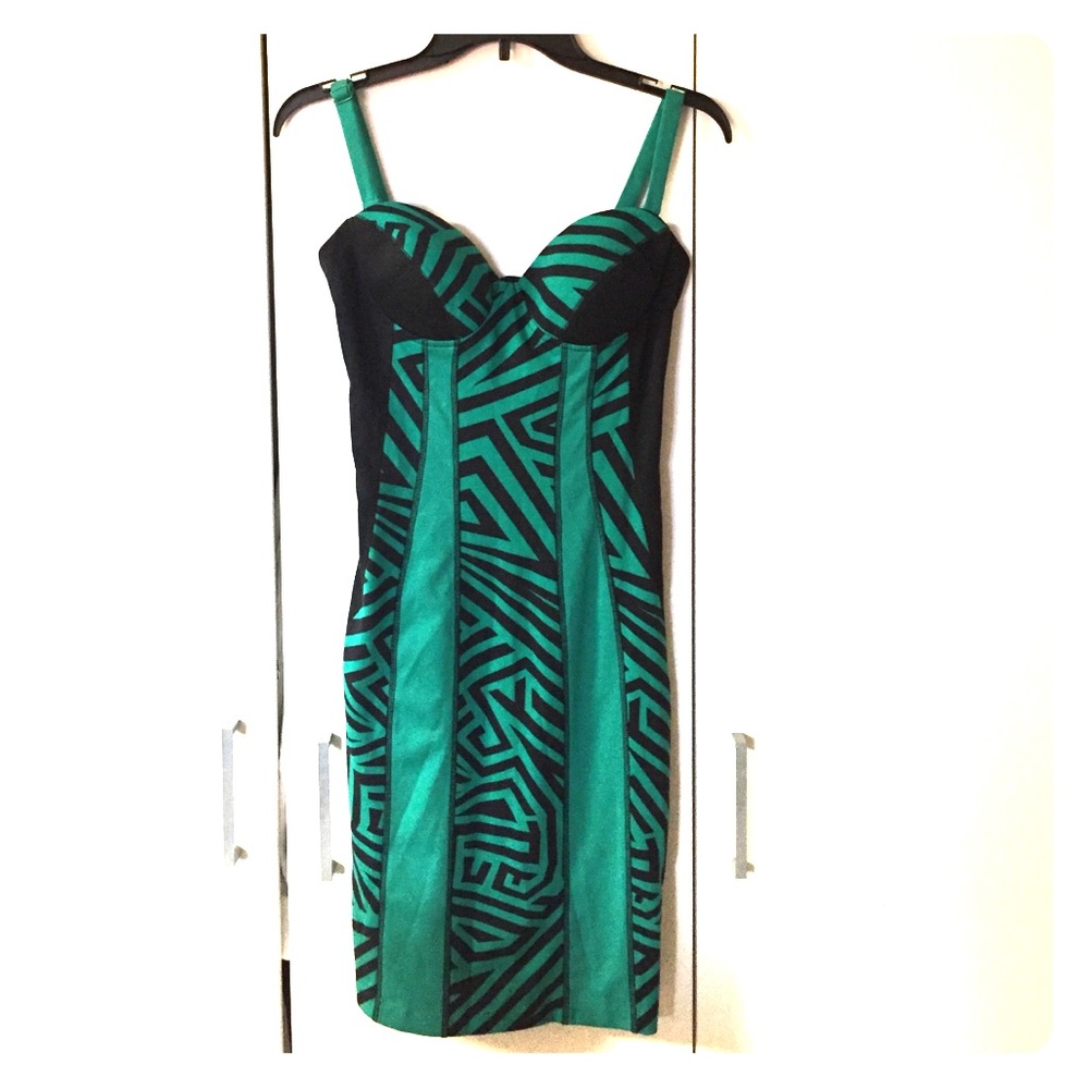Green figure fitting dress (kardashian kollection)