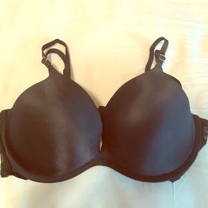 Sexy VS Black Push-Up Bra 36D with Lace -Like New