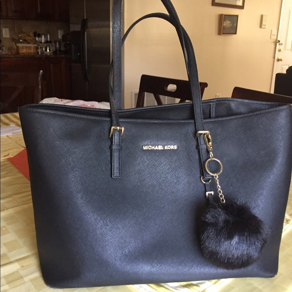 Authentic Michael Kors Jet Set Tote