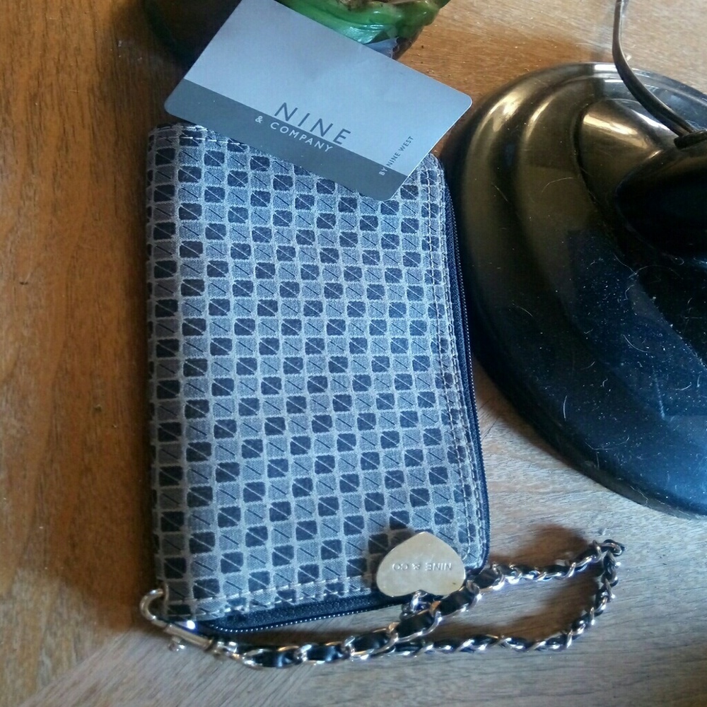 Wallet - Picture 2 of 2