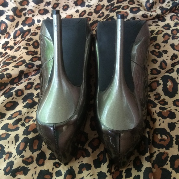 Fergie “Holly” peeptoe platforms Size 6 - Picture 6 of 7