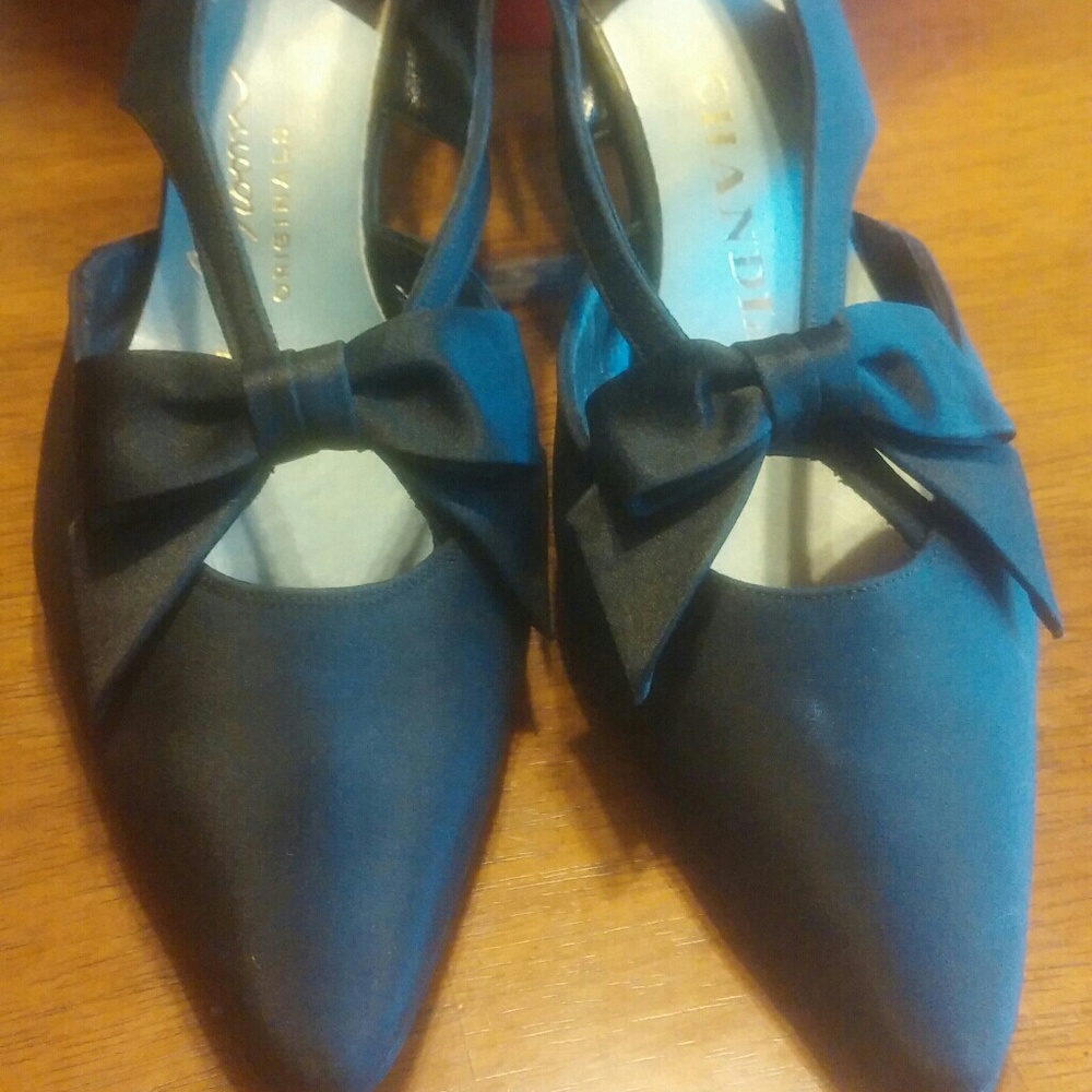 Vintage Black Bowtie Heels from 1950 RARE 7.5AA