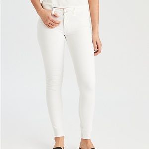 NWT American Eagle White Jeans