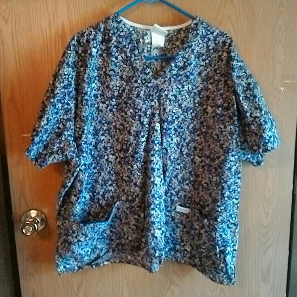 Scrub top