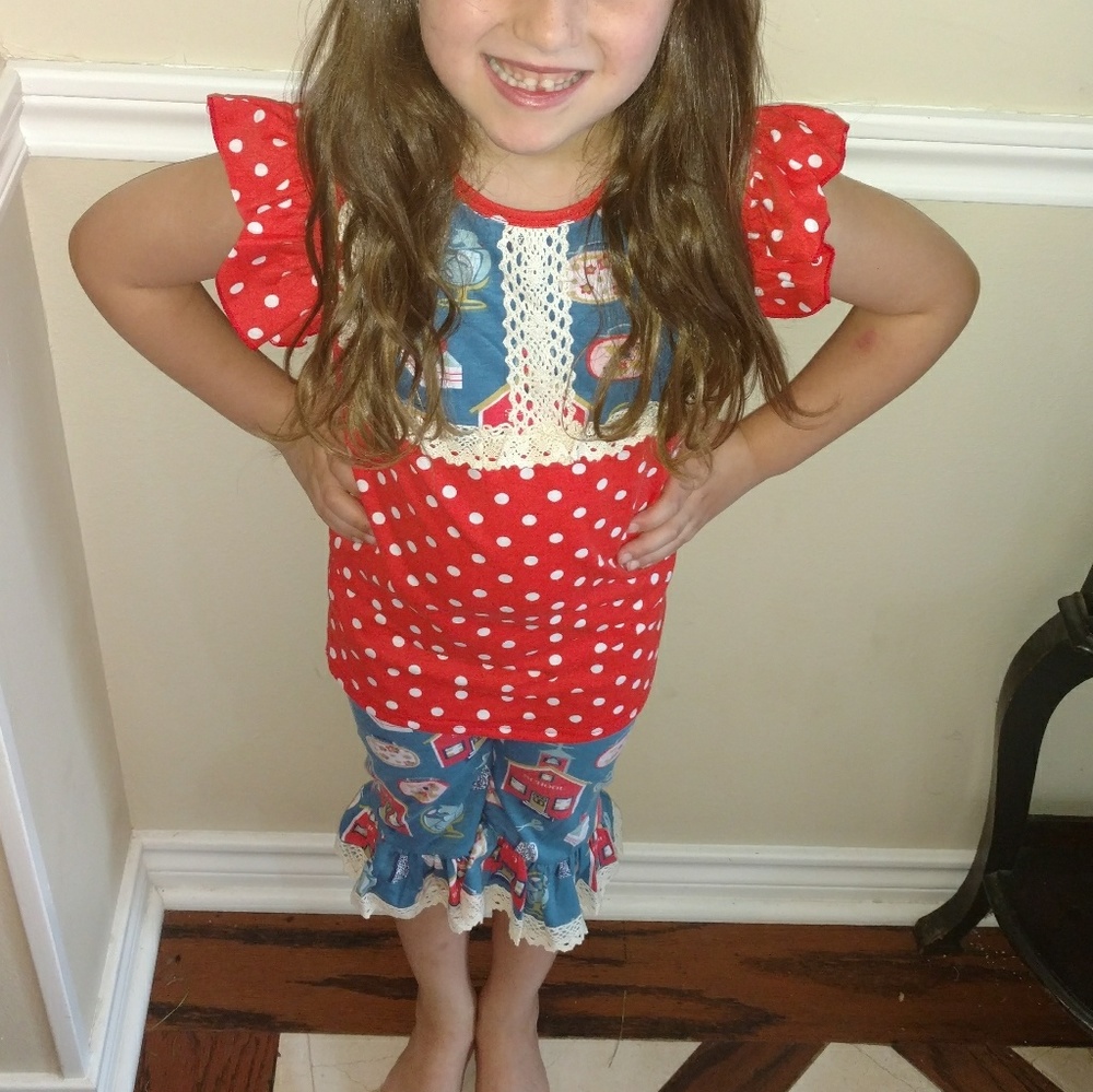 Back to school outfits!🏫🍎 - Picture 3 of 7