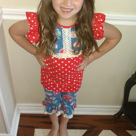 Back to school outfits!🏫🍎 - Picture 3 of 7