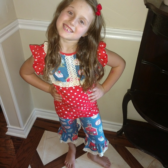 Back to school outfits!🏫🍎 - Picture 4 of 7