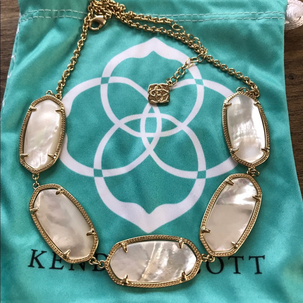 Kendra Scott Necklace
