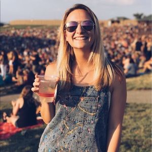 Meet your Posher, Delanie