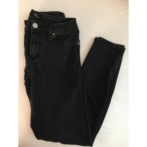 Black skinny pants